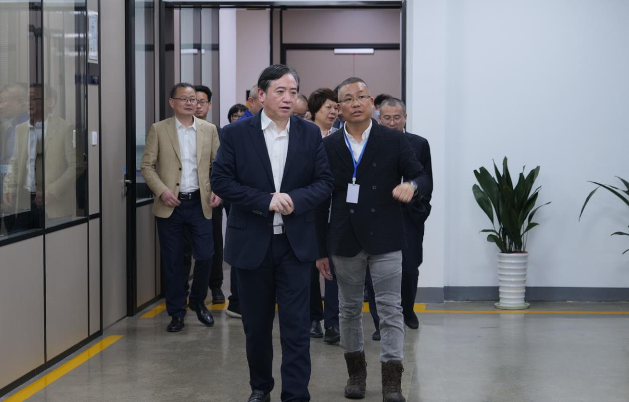 中国尊龙集团